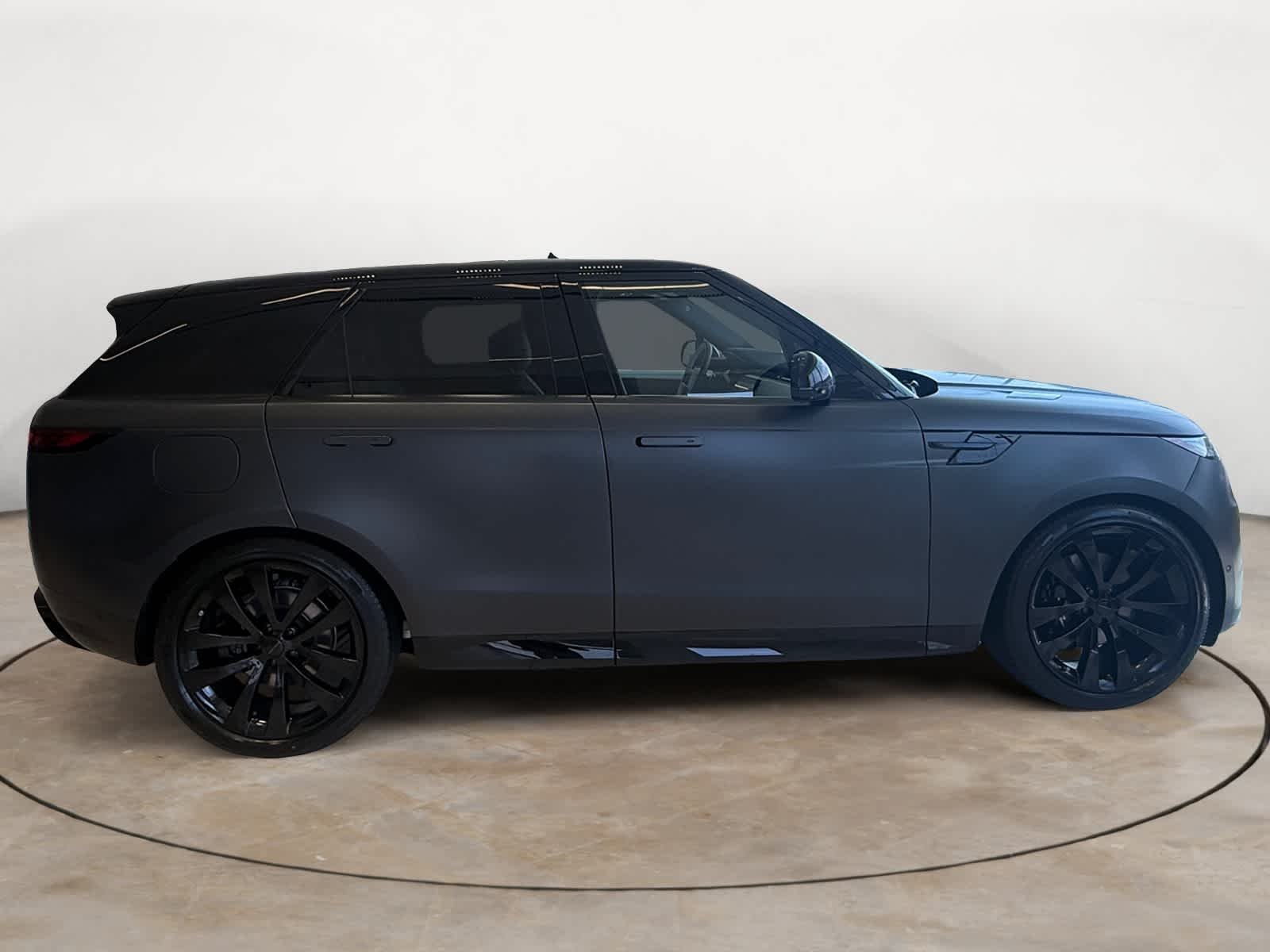 New 2026 Carpathian Grey LAND ROVER Dynamic SE image 6