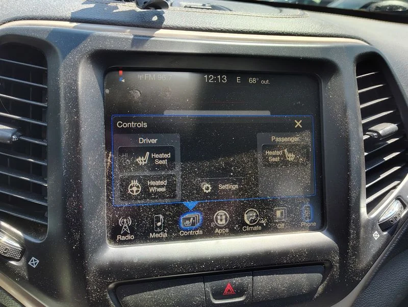 Used 2016 Black Jeep Latitude image 14