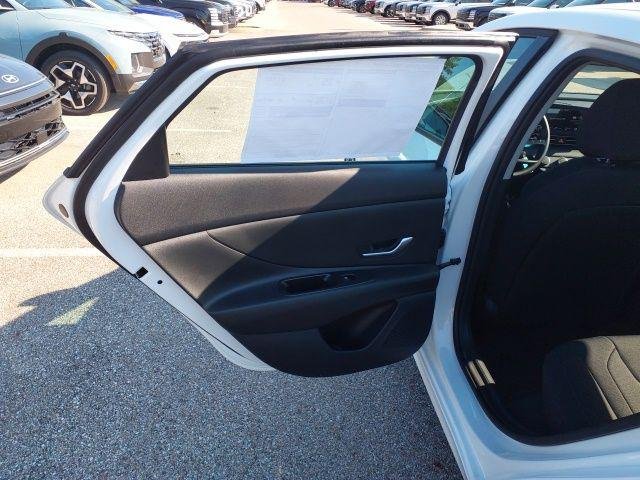New 2026 White Hyundai SE image 29