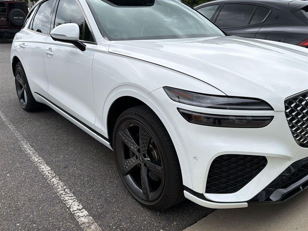 Used 2023 Alta White Genesis 3.5T Sport image 2