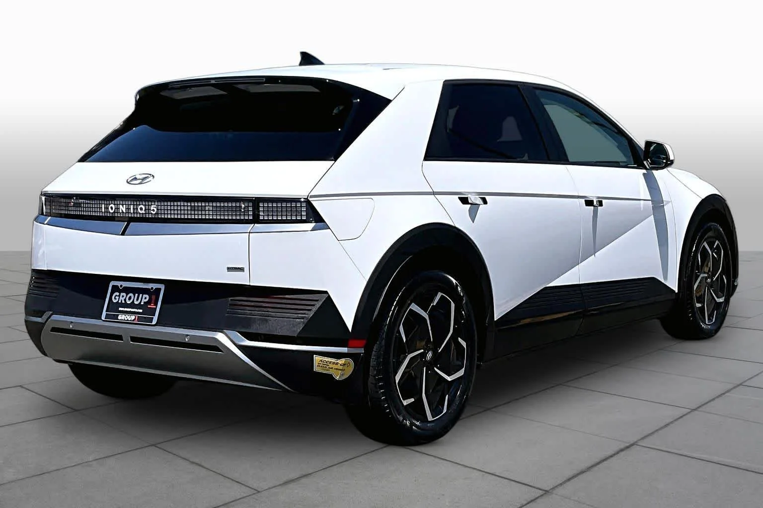 Used 2022 Atlas White Hyundai SEL image 12