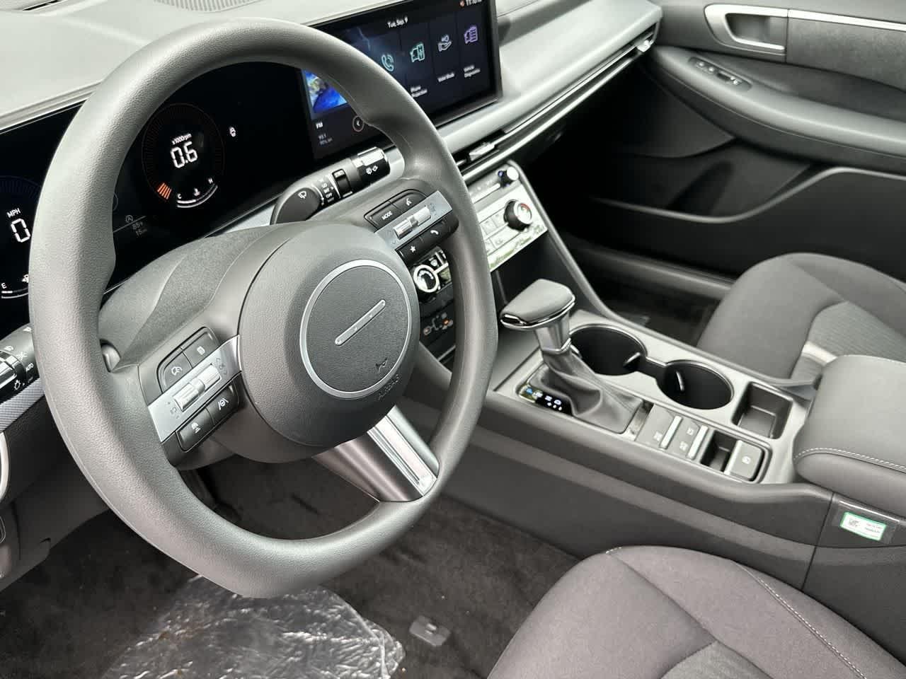 New 2026 Aero Silver Hyundai SE image 42