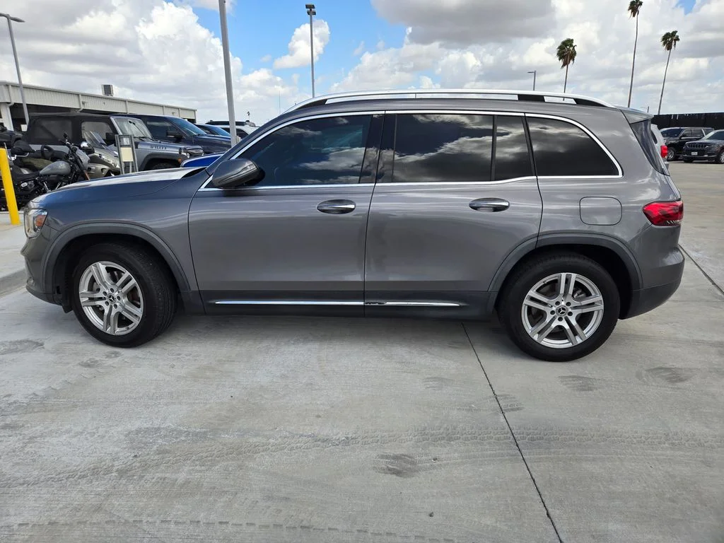 Used 2021  Mercedes-Benz GLB 250 image 6