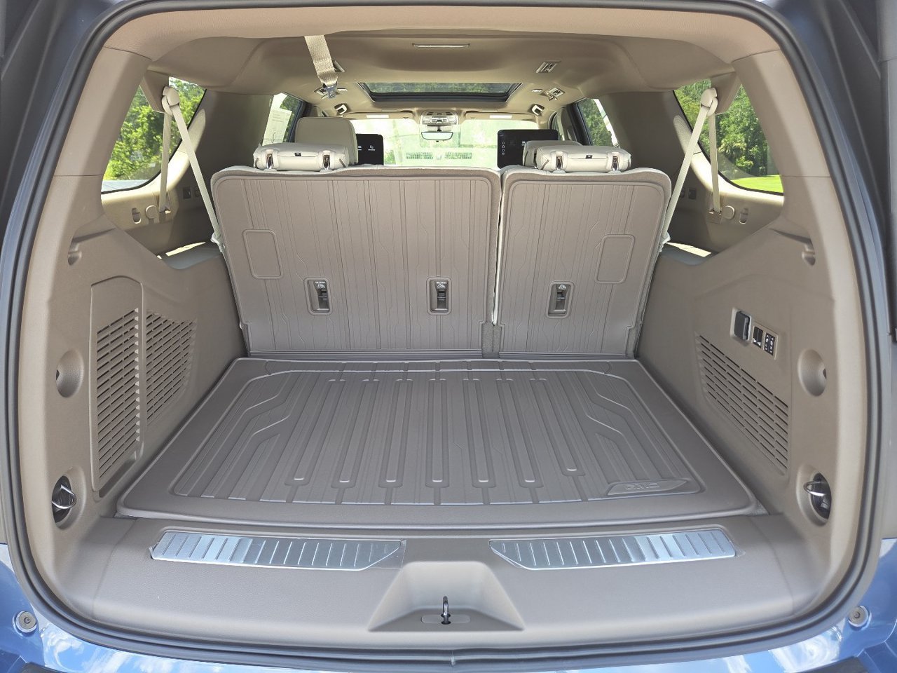 2026 GMC Yukon XL Denali - Photo 25