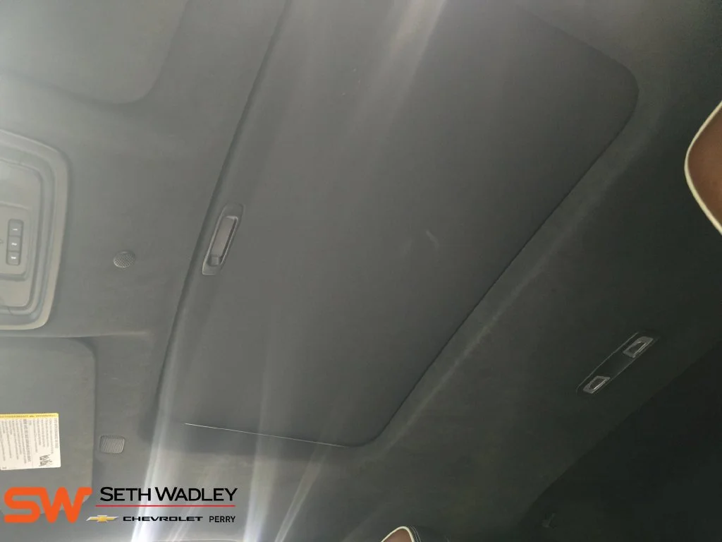 Used 2024 Summit White GMC Denali Ultimate image 30