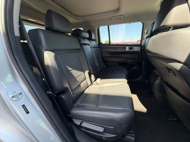 2025 Hyundai Santa Fe Limited - Photo 19