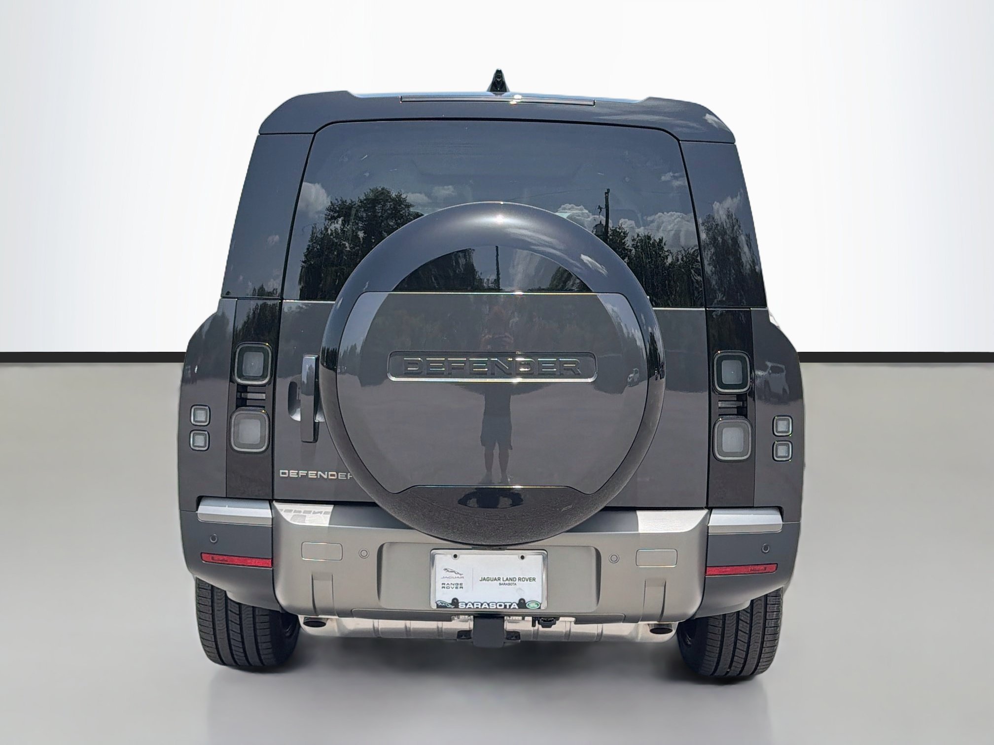 New 2026 Carpathian Grey Land Rover S image 4