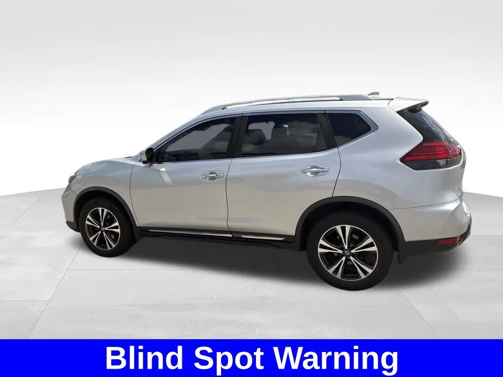 Used 2017 Silver Nissan SL image 11