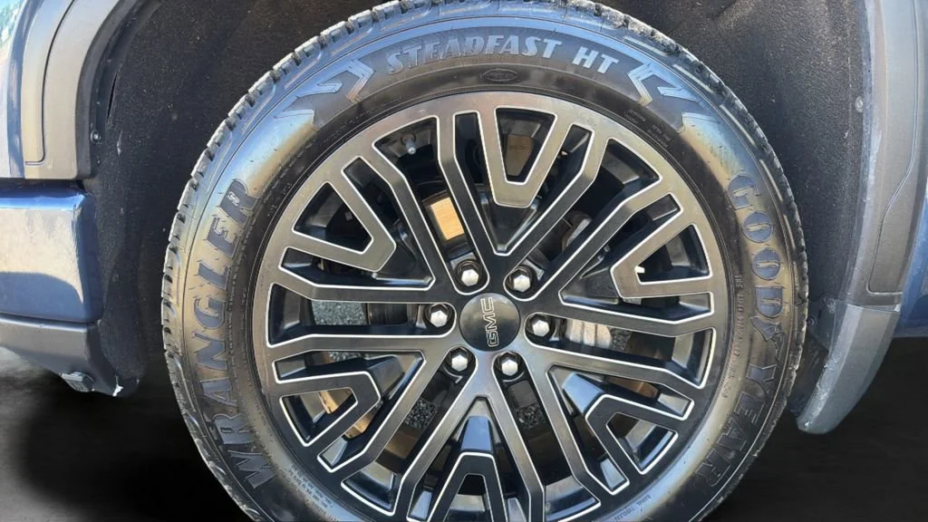 Used 2022 Pacific Blue Metallic GMC Denali Ultimate image 19