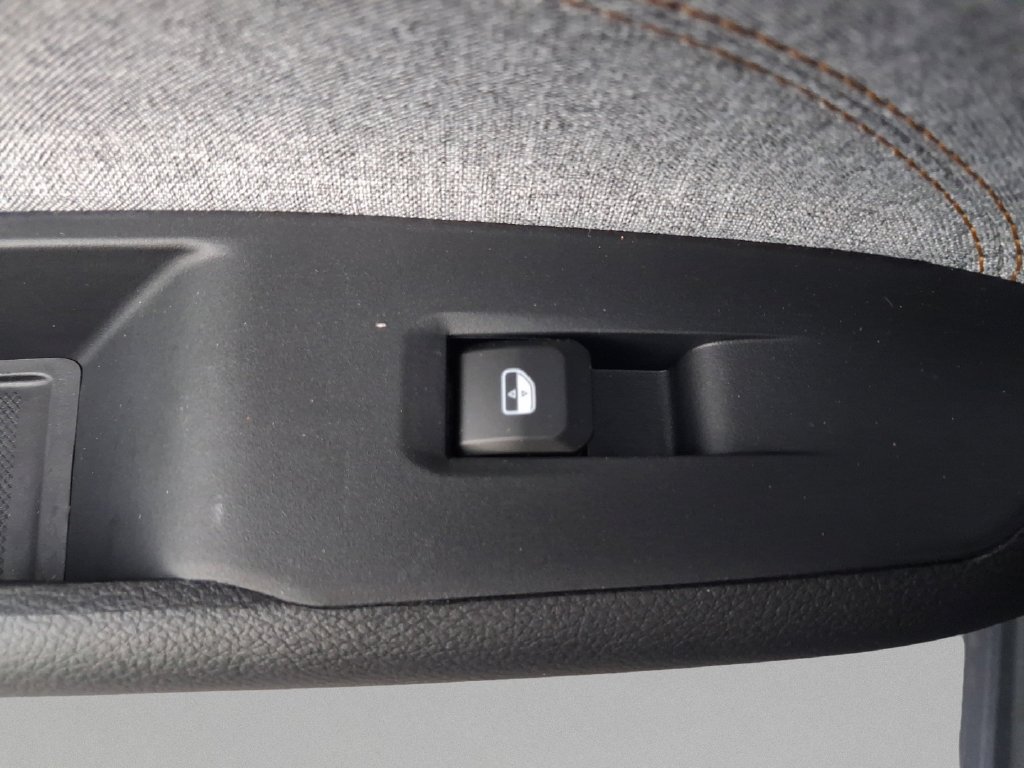 New 2026 Black Jeep Latitude image 24