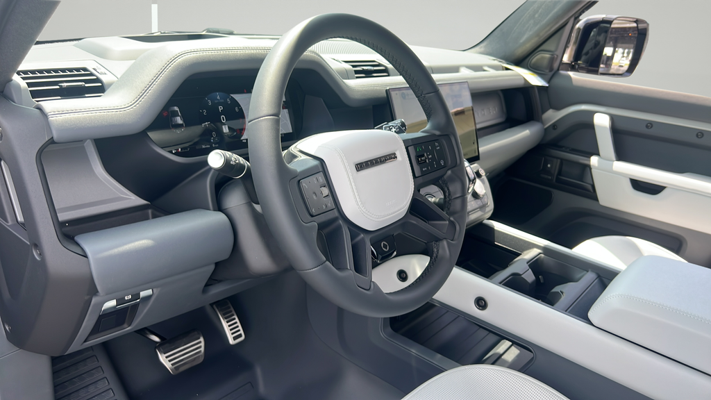 New 2026 Gray Land Rover  OCTA image 4