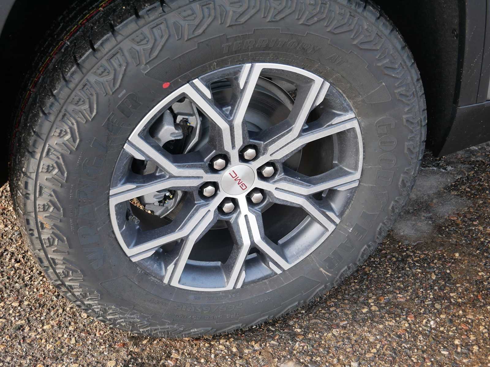2026 GMC Acadia AT4 - Photo 9
