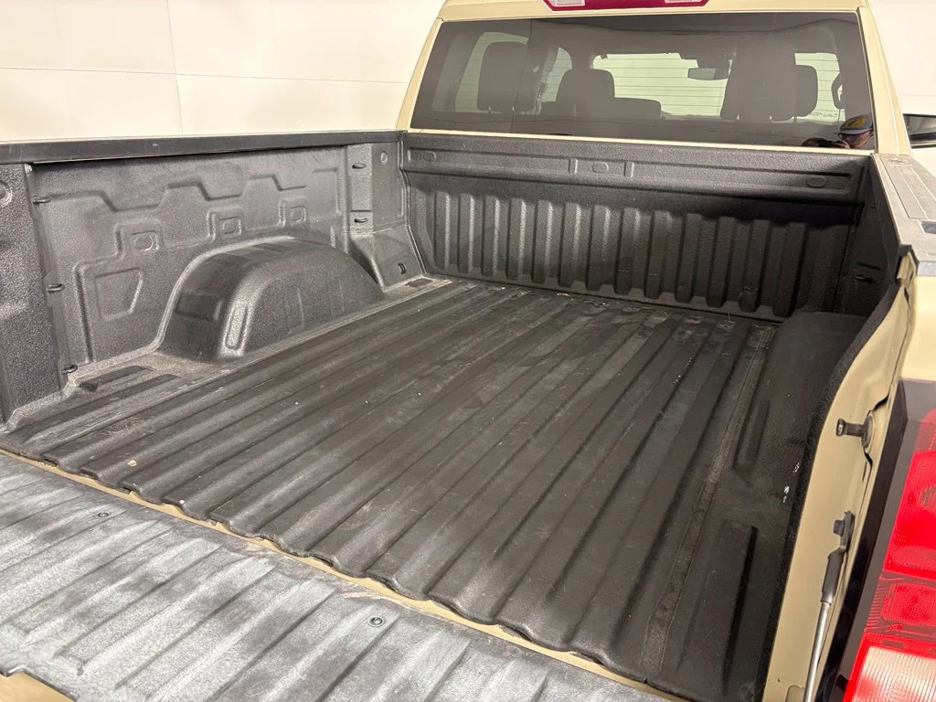 Used 2022 Beige GMC Elevation image 17