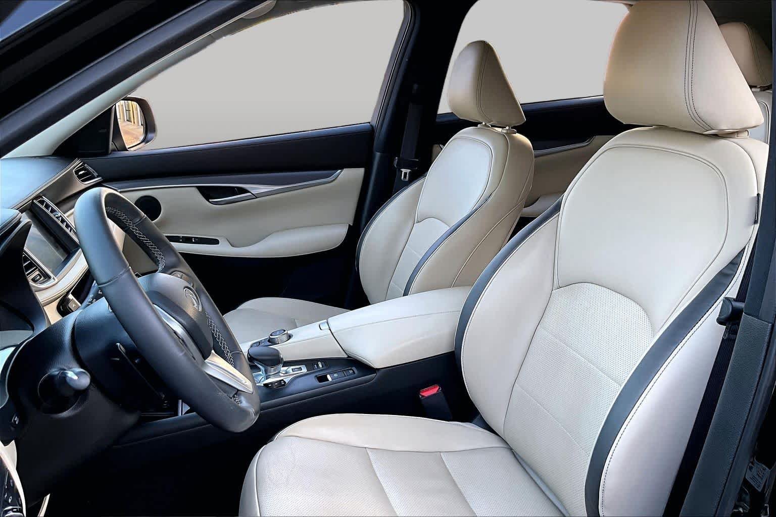 Pre-Owned 2022 INFINITI QX50 LUXE