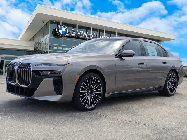 2025 BMW 7 Series 740i Sedan's photo