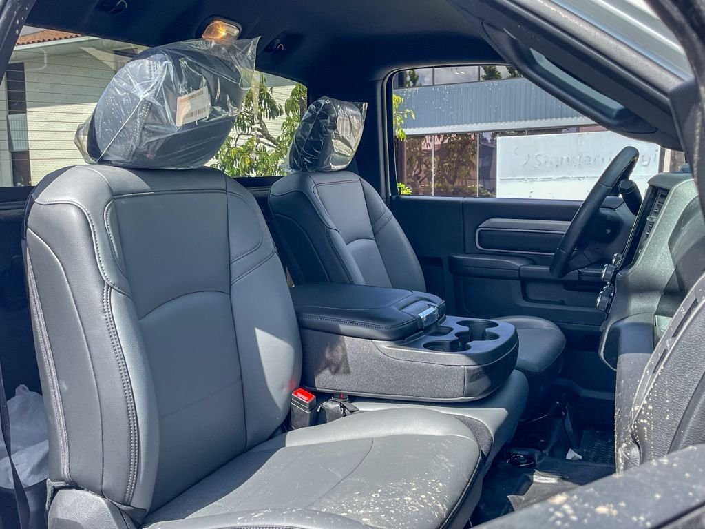 2025 RAM 3500 Chassis Tradesman - Photo 18