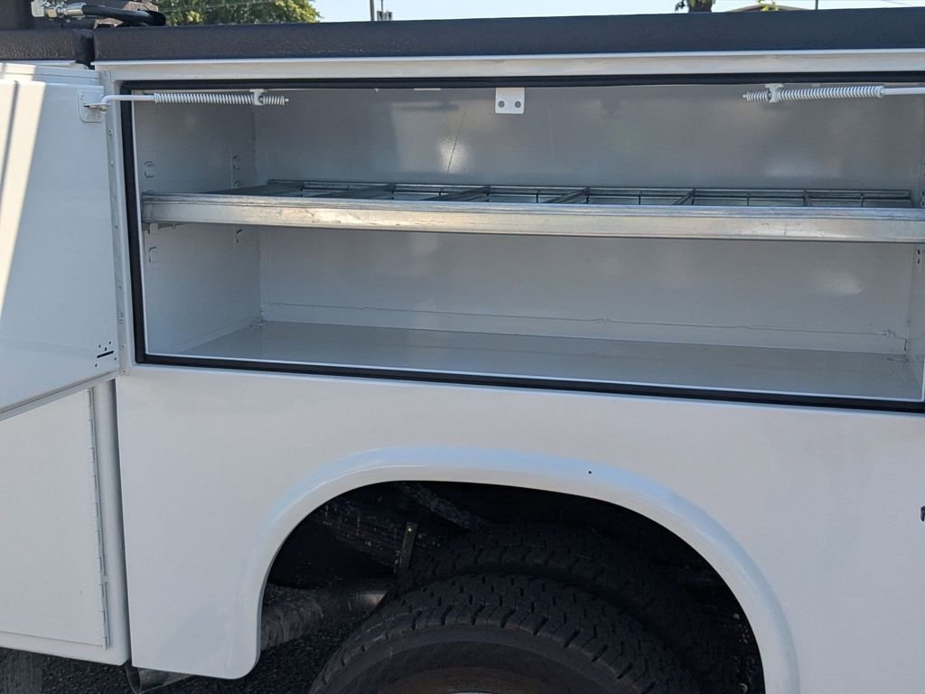 2025 Ford F-550 Super Duty Chassis Cab XL - Photo 19