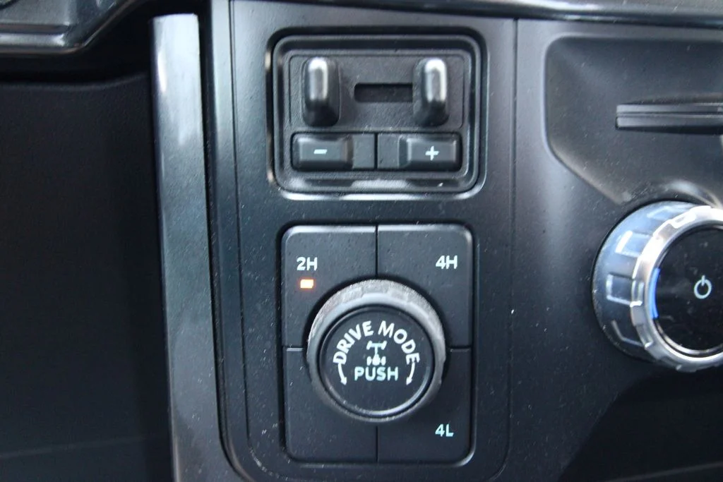 Used 2023  Ford XLT image 27