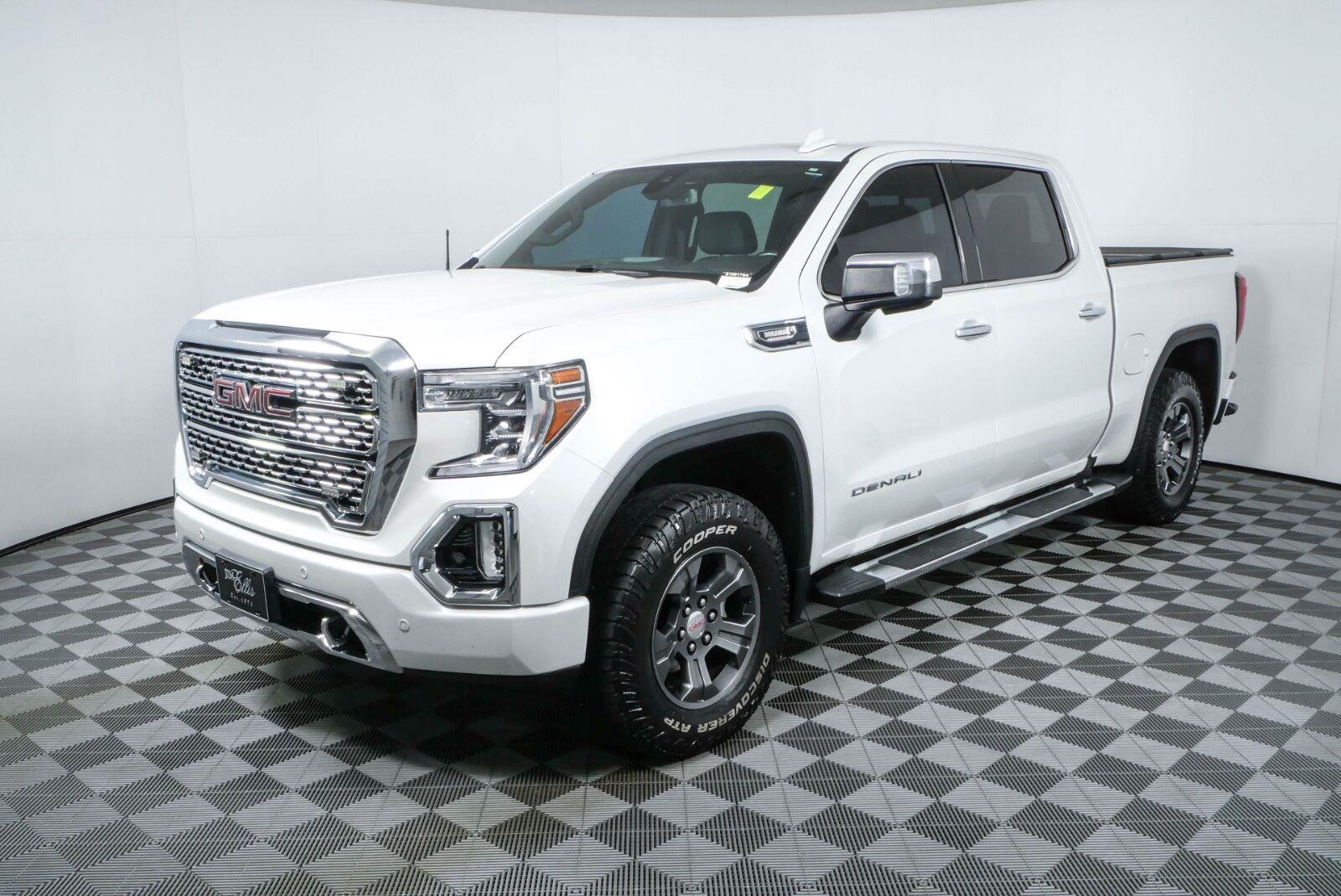 Used 2021 White GMC Denali image 26