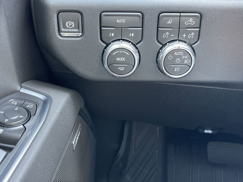 New 2026 Sterling Metallic GMC Elevation image 18