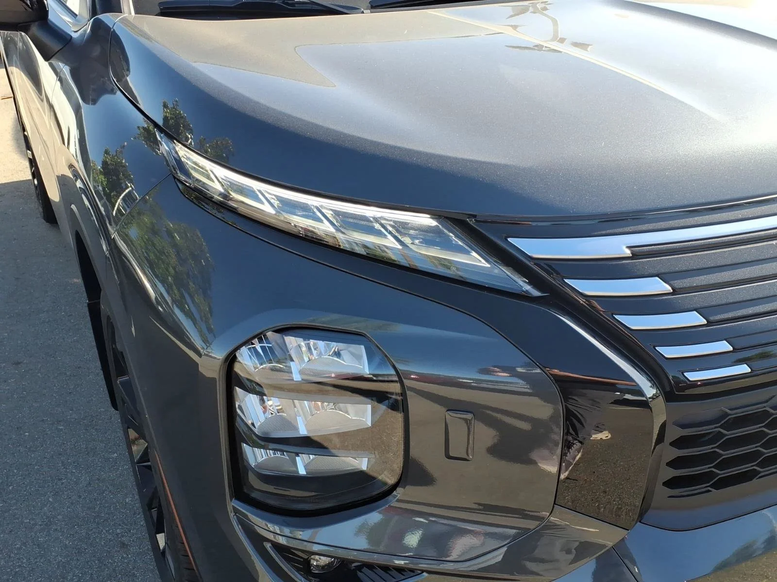 New 2026 Moonrock Gray Nissan Platinum image 3