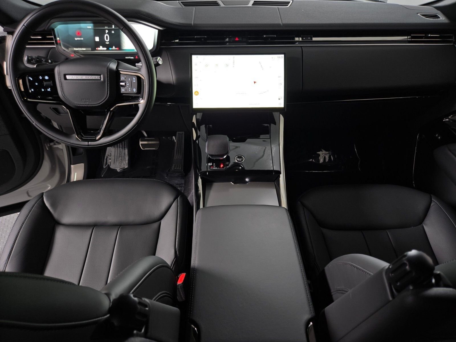 New 2026 Borasco Grey Land Rover Dynamic SE image 4