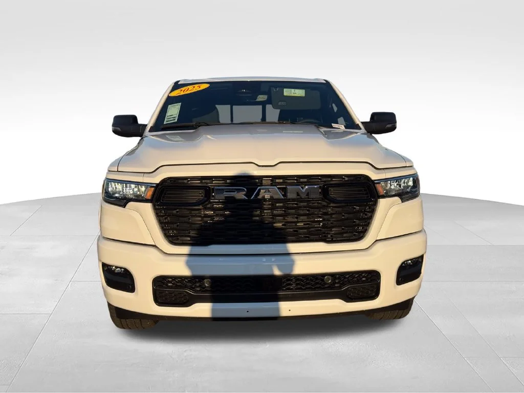 Used 2025 White Ram Big Horn/Lone Star image 26