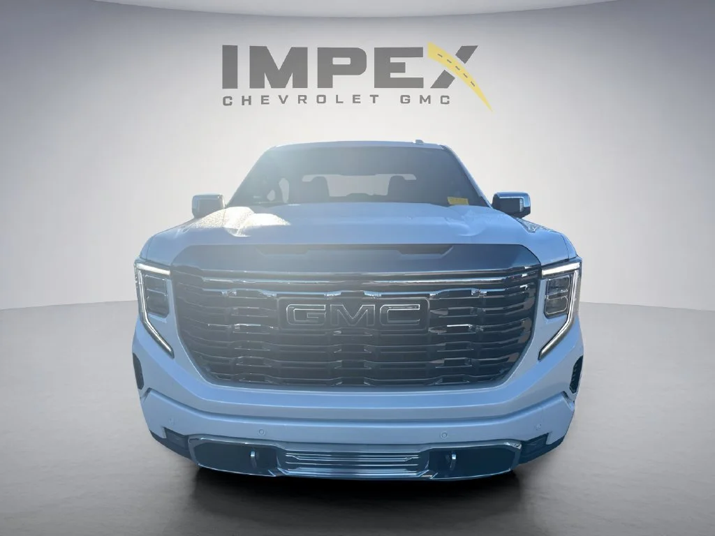 Used 2024 White Frost Tricoat GMC Denali Ultimate image 8