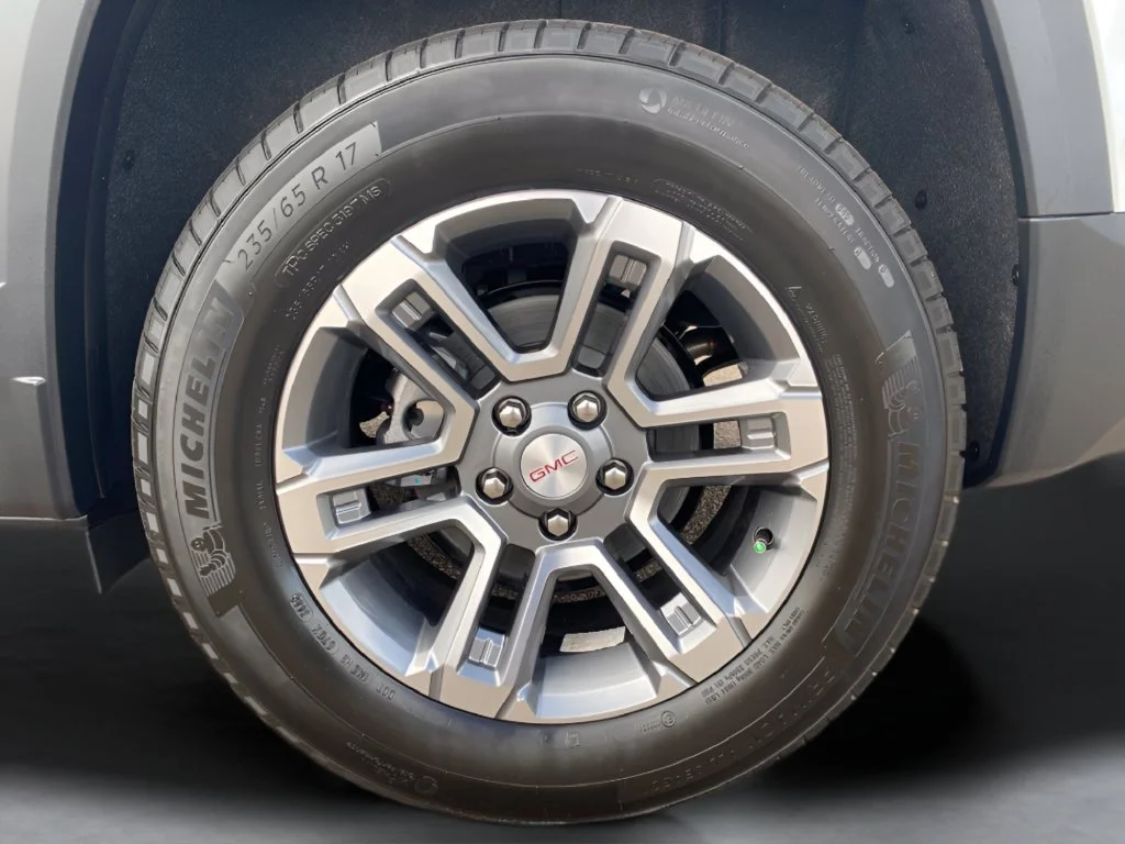 New 2027 Summit White GMC Elevation image 28