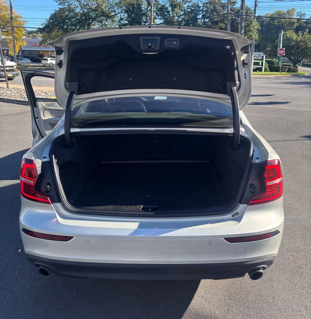 Used 2019 Beige Volvo T6 Momentum image 21