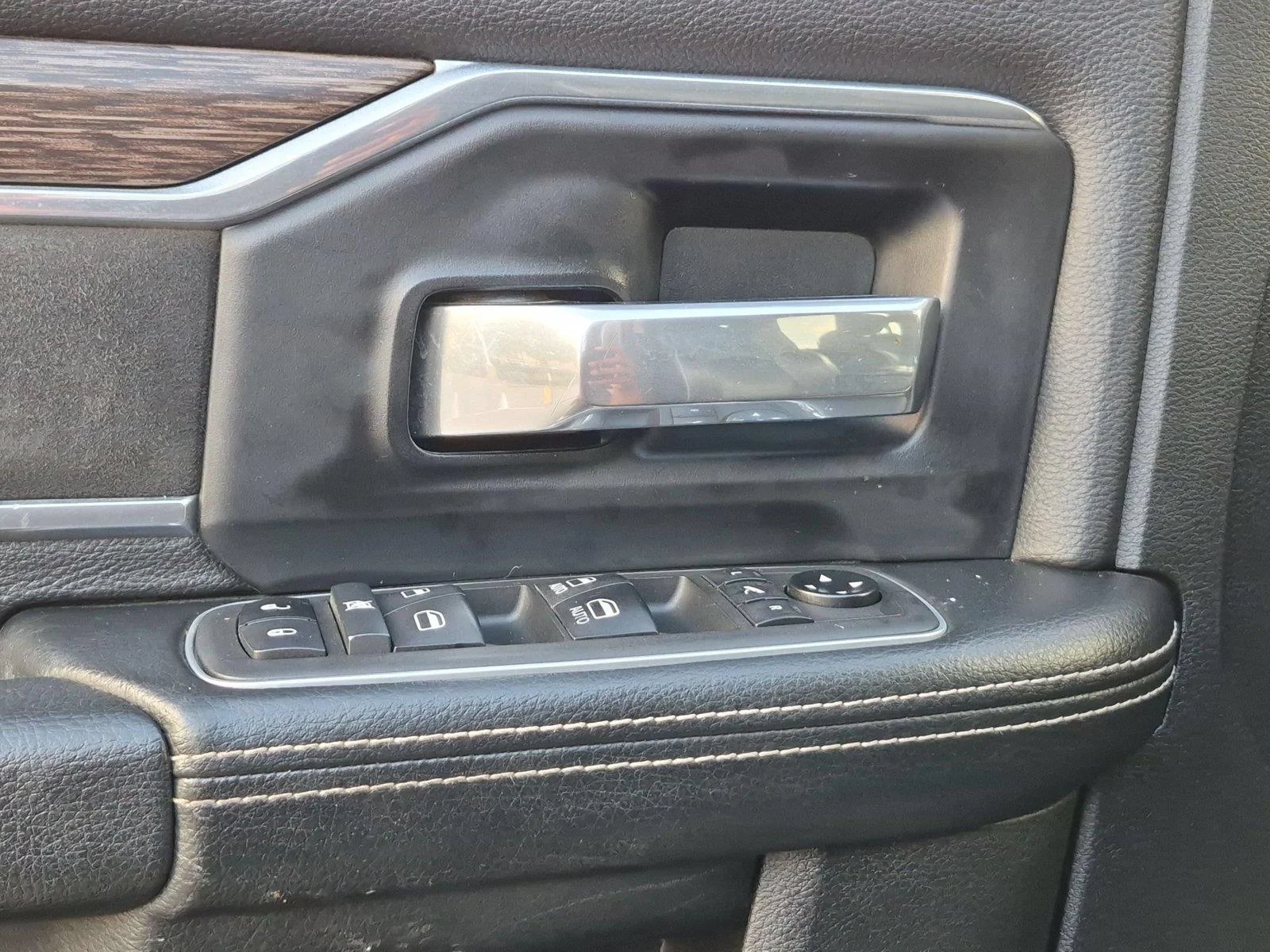 Used 2021 Granite Crystal Metallic Clearcoat Ram Laramie image 15