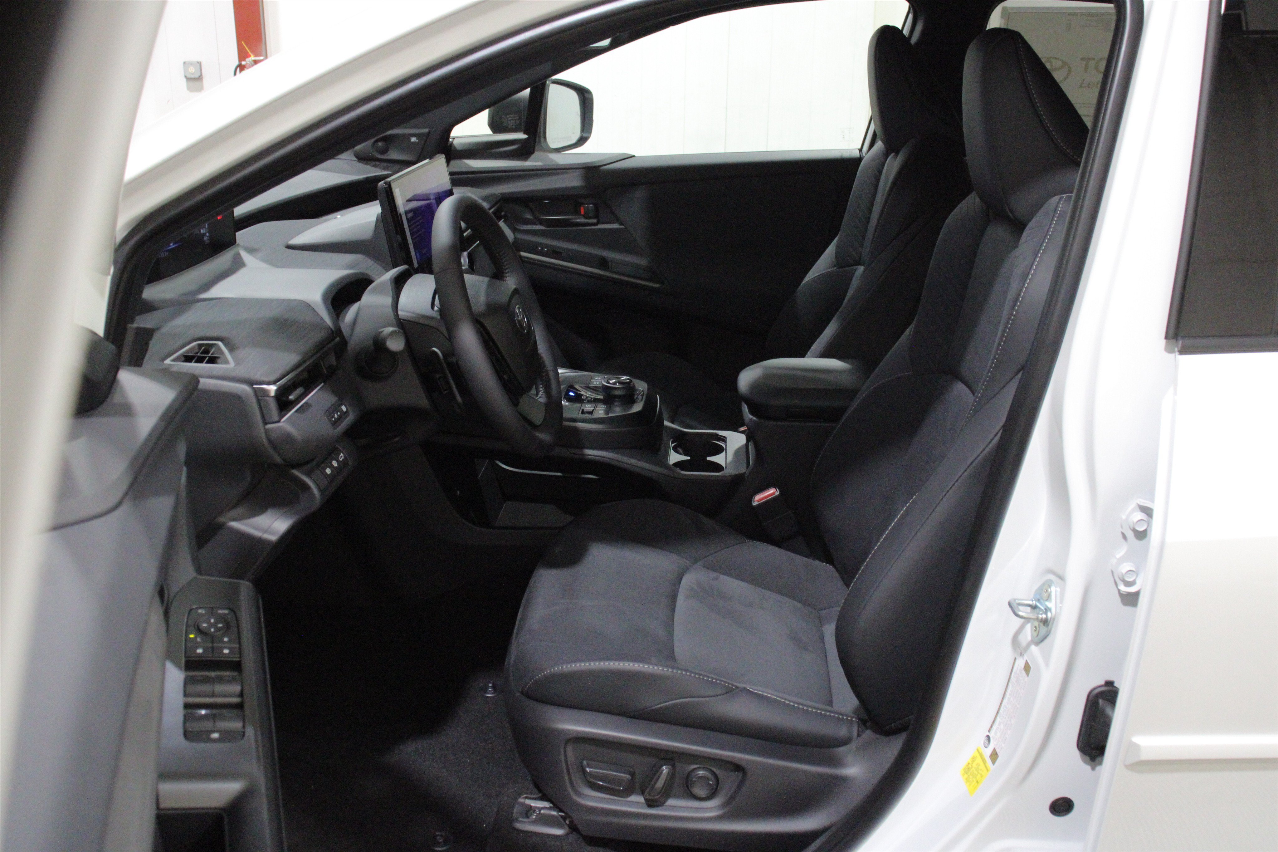 New 2026 Wind Chill Pearl Toyota XSE image 3