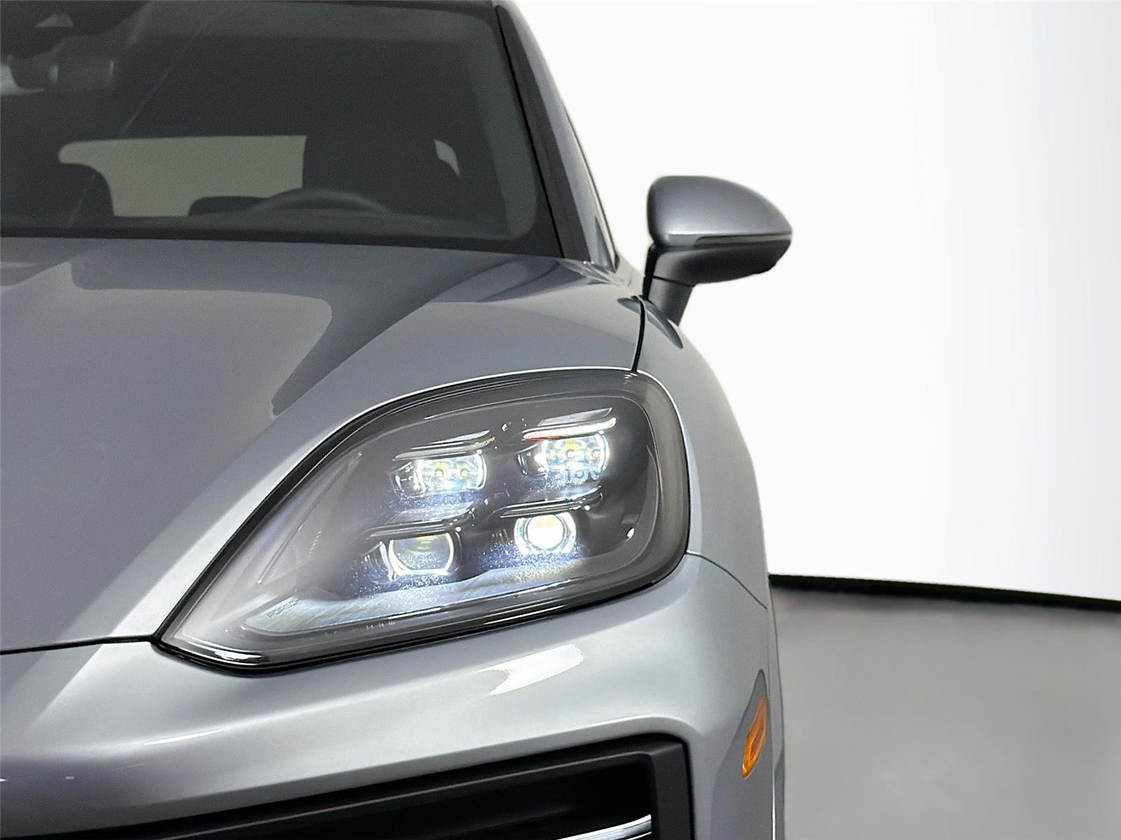 Certified Used 2025 Dolomite Silver Metallic Porsche Coupé image 15