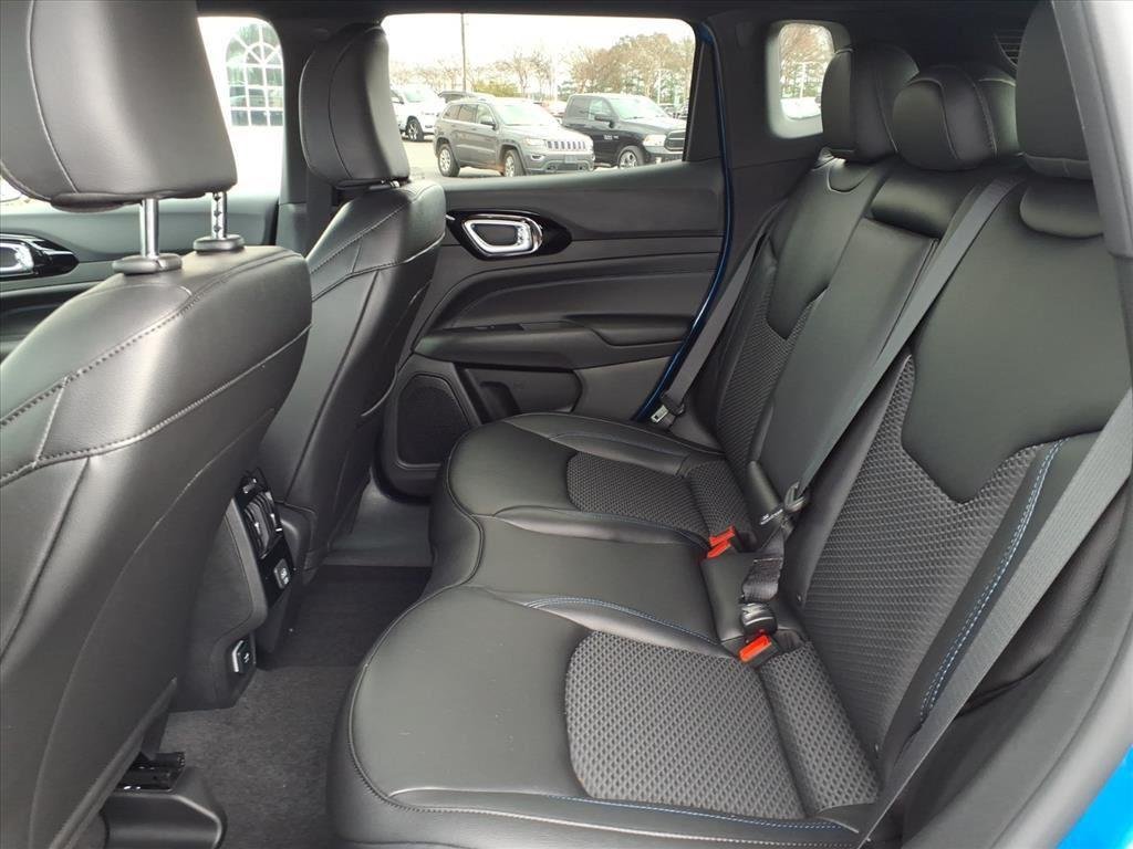 New 2026 Hydro Blue Pearlcoat Jeep Latitude Altitude image 22