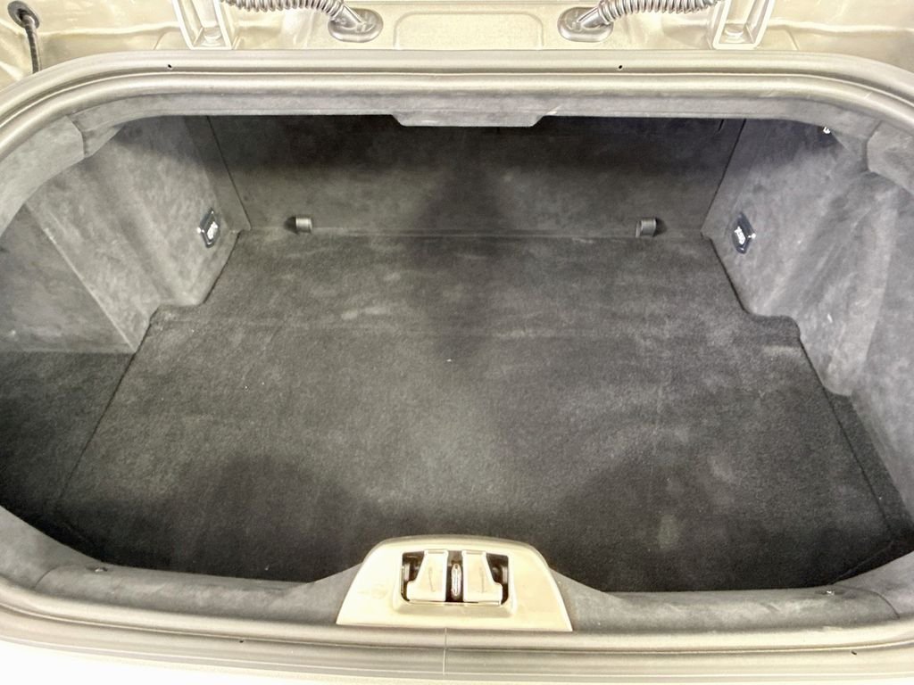 Used 2022  Ferrari Base image 31
