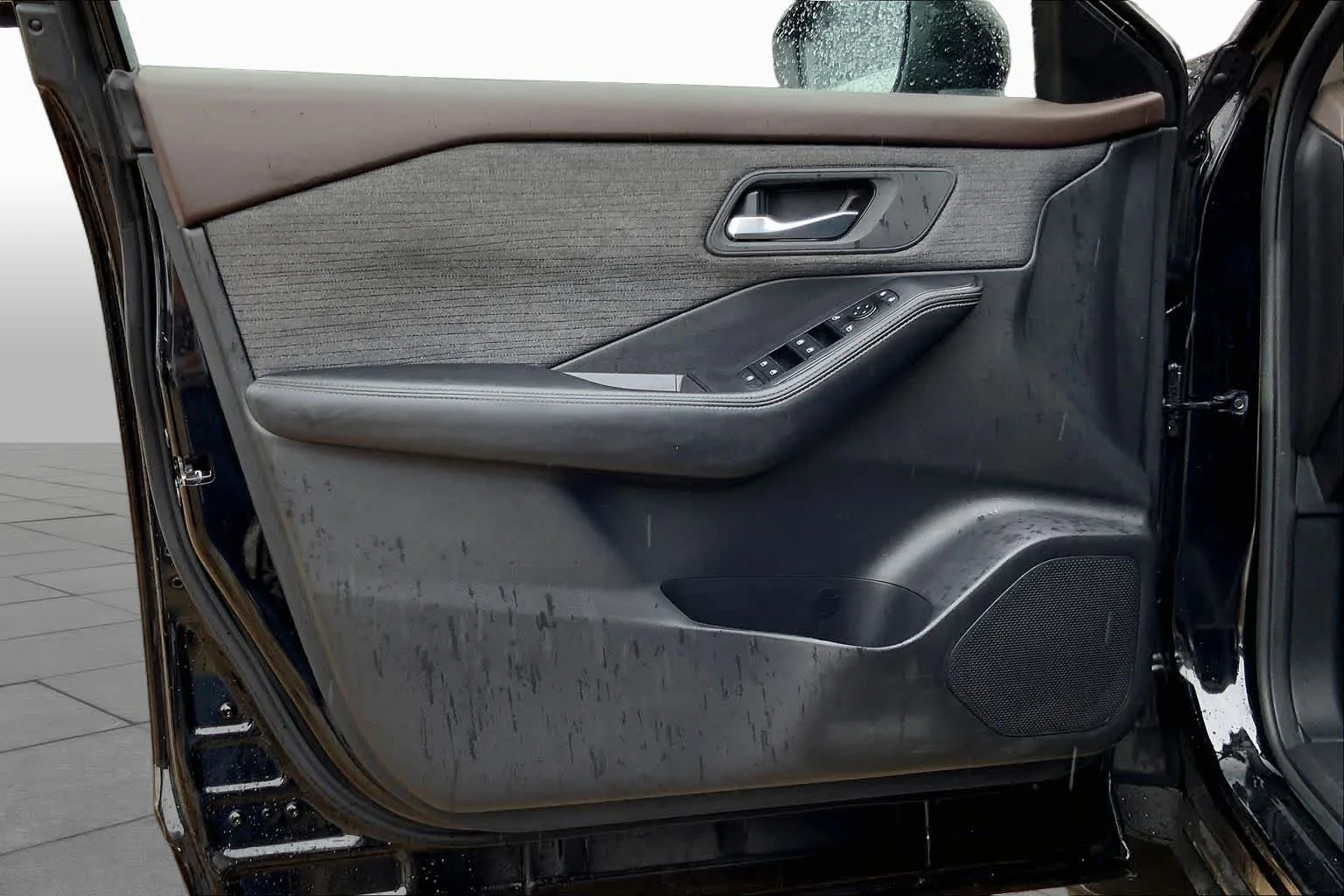 Used 2022 Super Black Nissan SV image 20