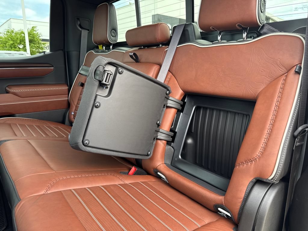 Used 2024 White Frost Tricoat GMC Denali Ultimate image 43