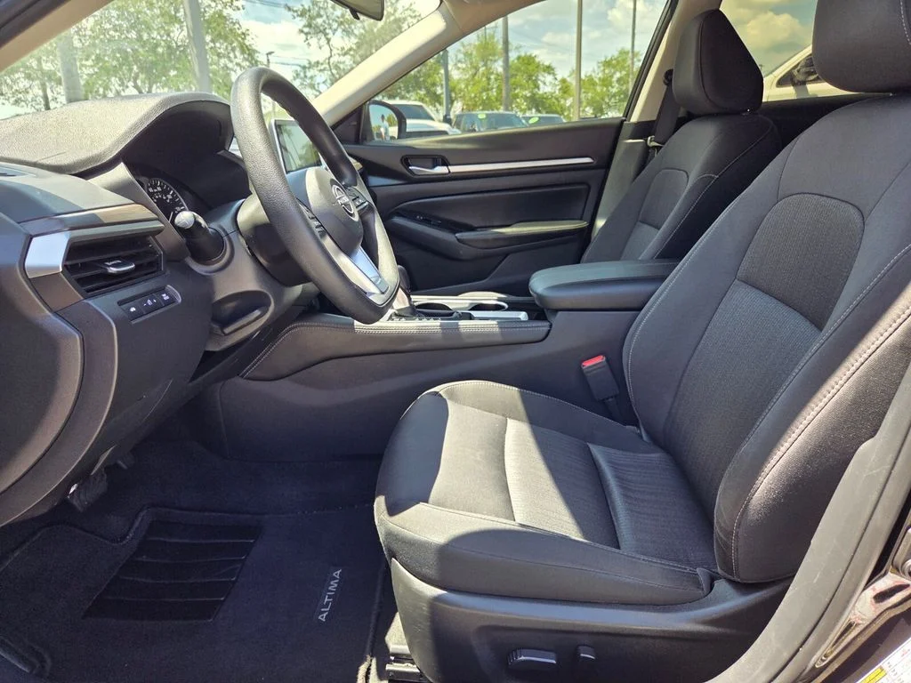 Used 2023 Black Nissan 2.5 SV image 13