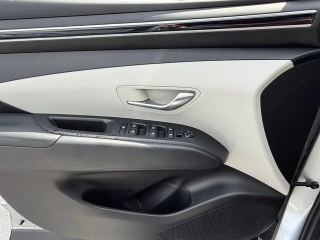 Used 2022 Silver Hyundai SEL image 34