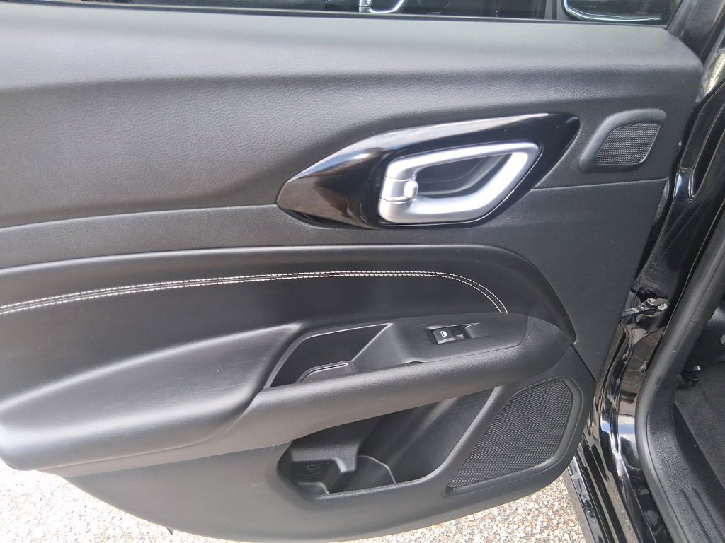 Used 2022 Black Jeep High Altitude image 17