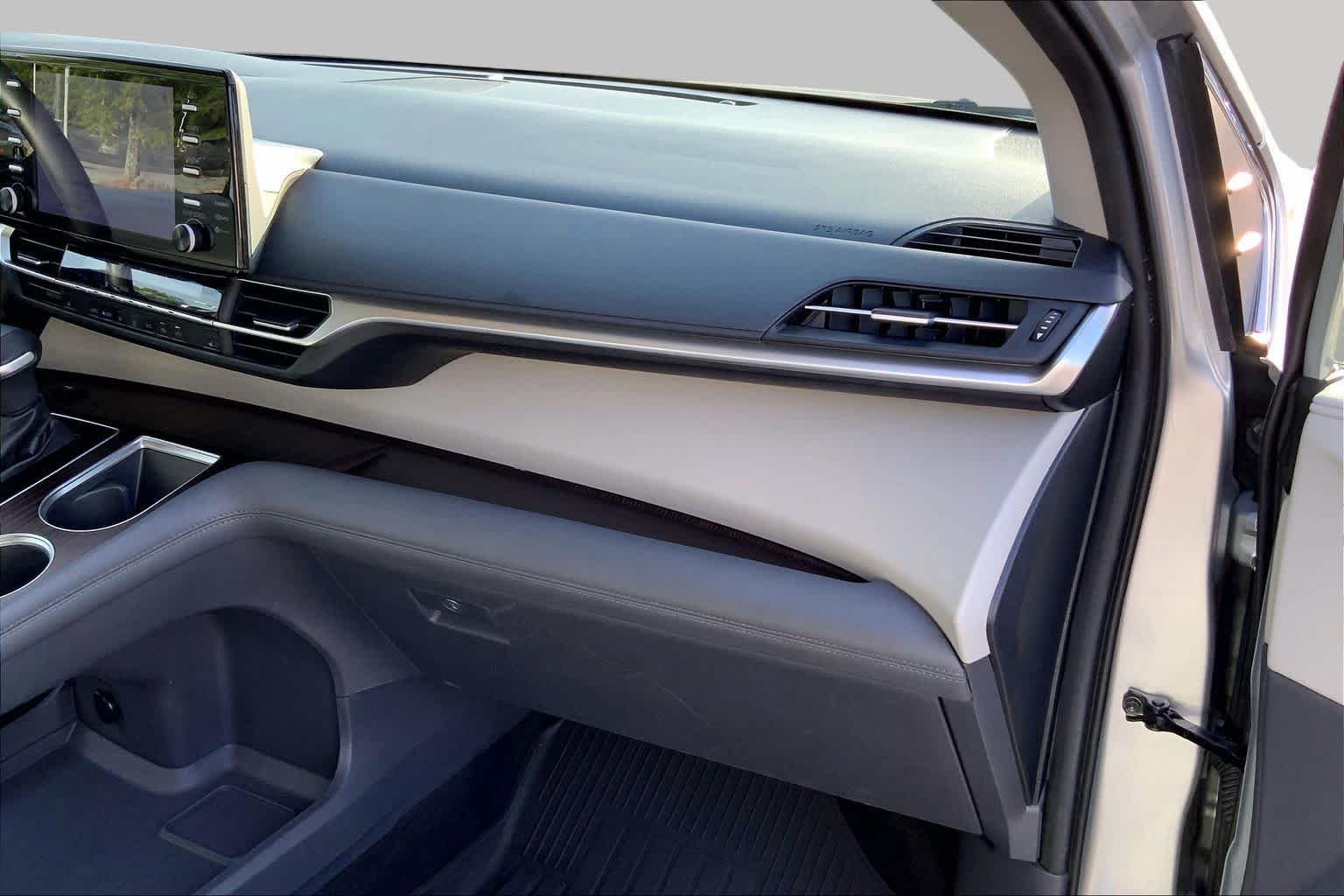 Used 2022 Celestial Silver Metallic Toyota XLE image 18