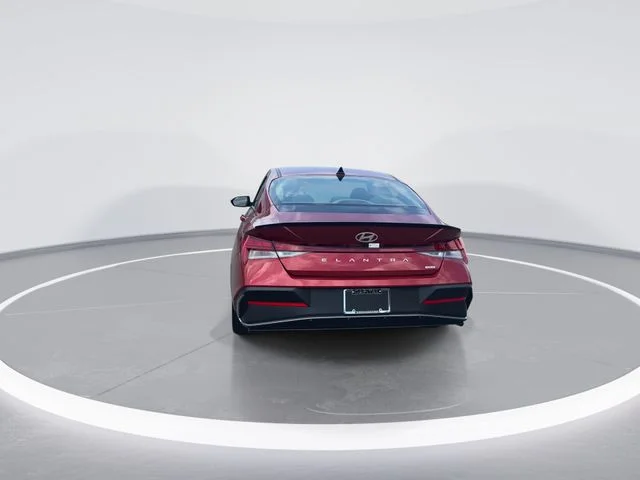 Used 2025 Red Hyundai SEL Sport image 7