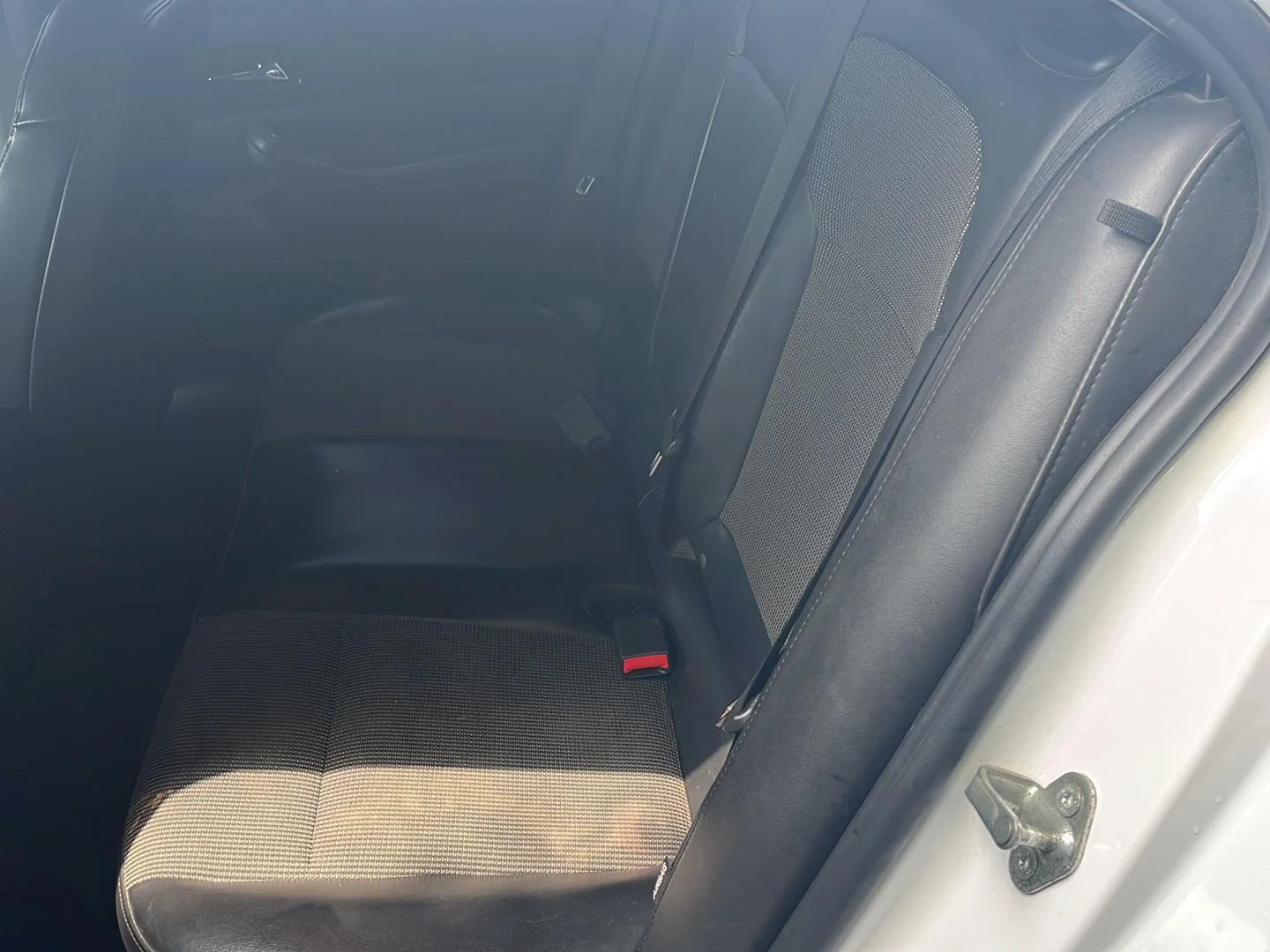 Used 2015 SUMMIT WHITE Chevrolet LT image 20