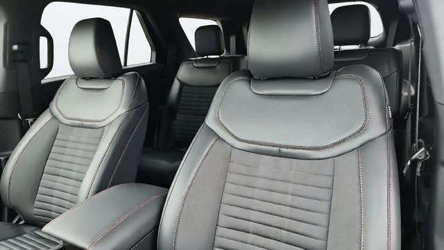 2026 Ford Explorer ST-Line - Photo 10