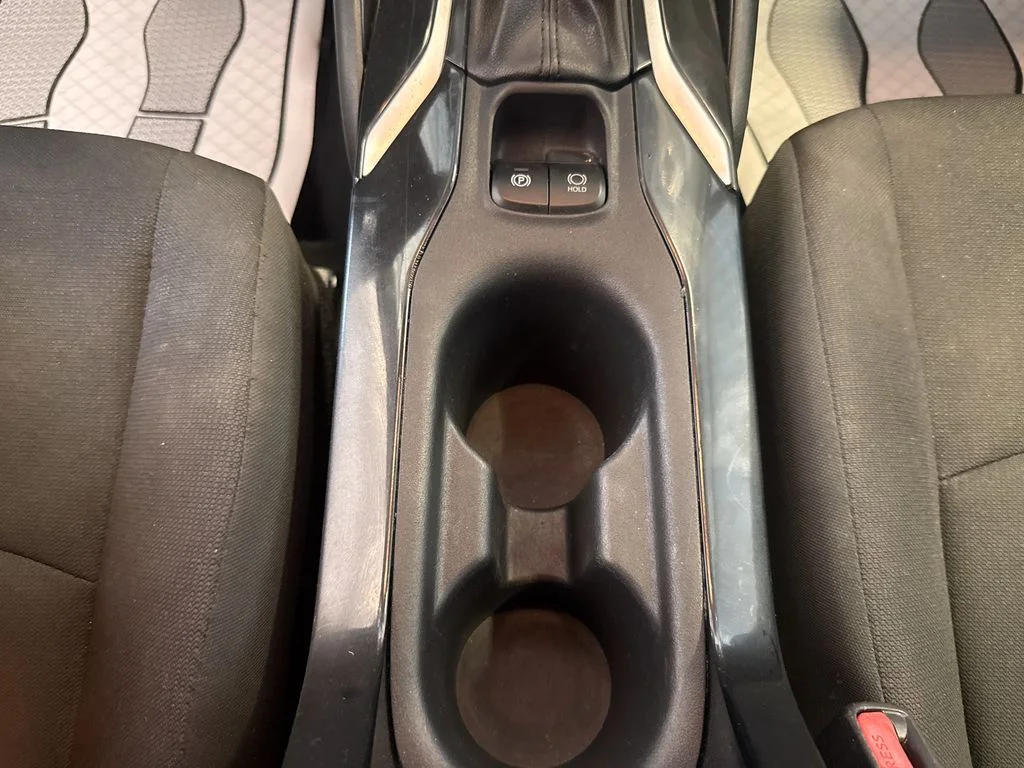 2021 Toyota Corolla LE - Photo 19