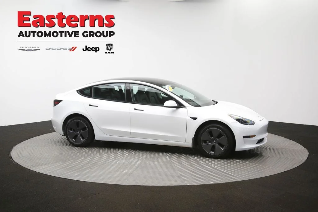 Used 2021 White Tesla Standard Range Plus image 41