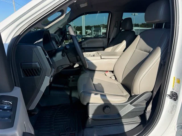 Used 2018 White Ford XL image 12