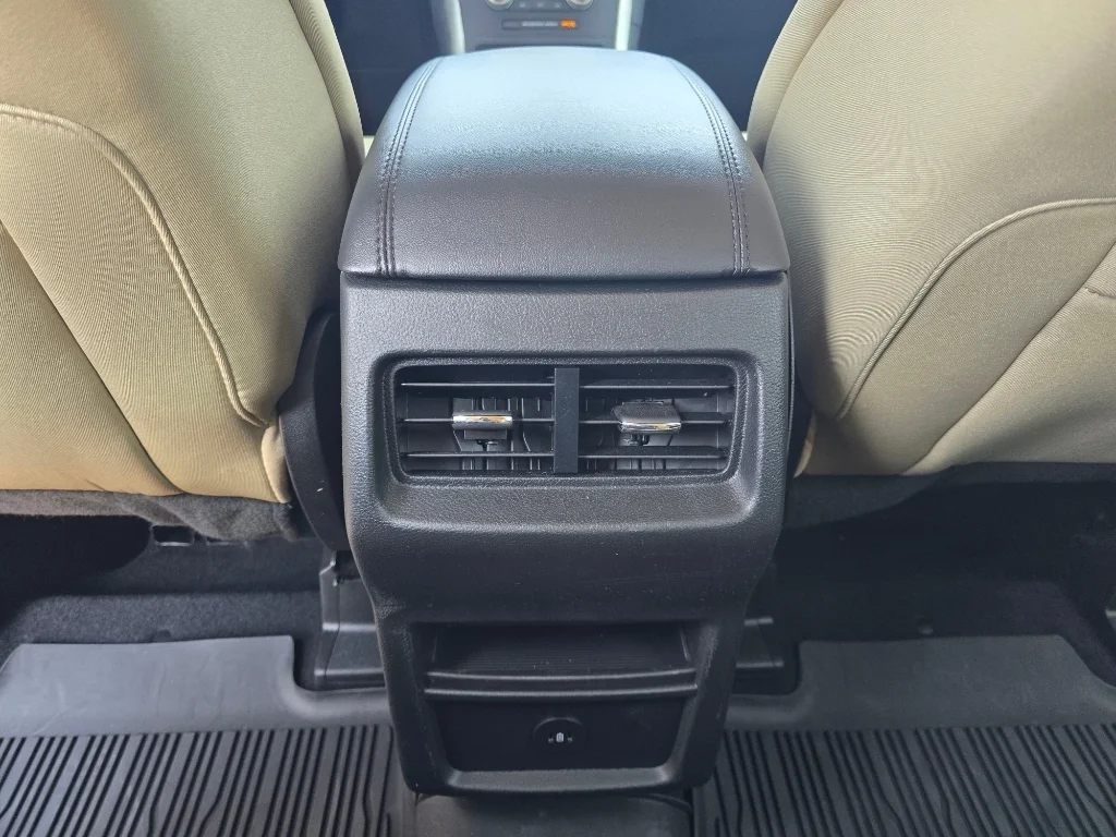 Used 2024 Iconic Silver Metallic Ford SEL image 29