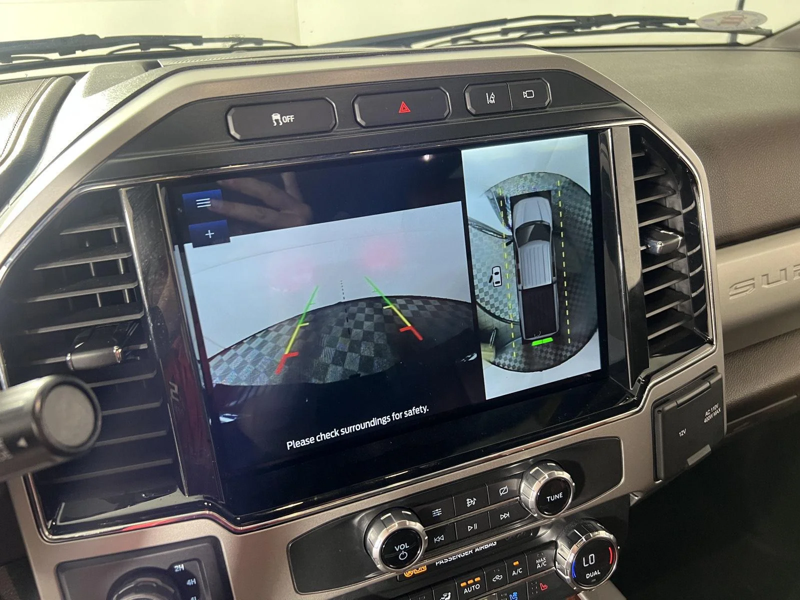 Used 2022 Wh Ford XL image 22