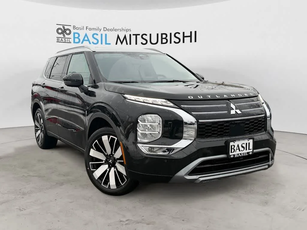 2025 Mitsubishi Outlander Plug-in Hybrid Platinum Edition S-AWC's photo